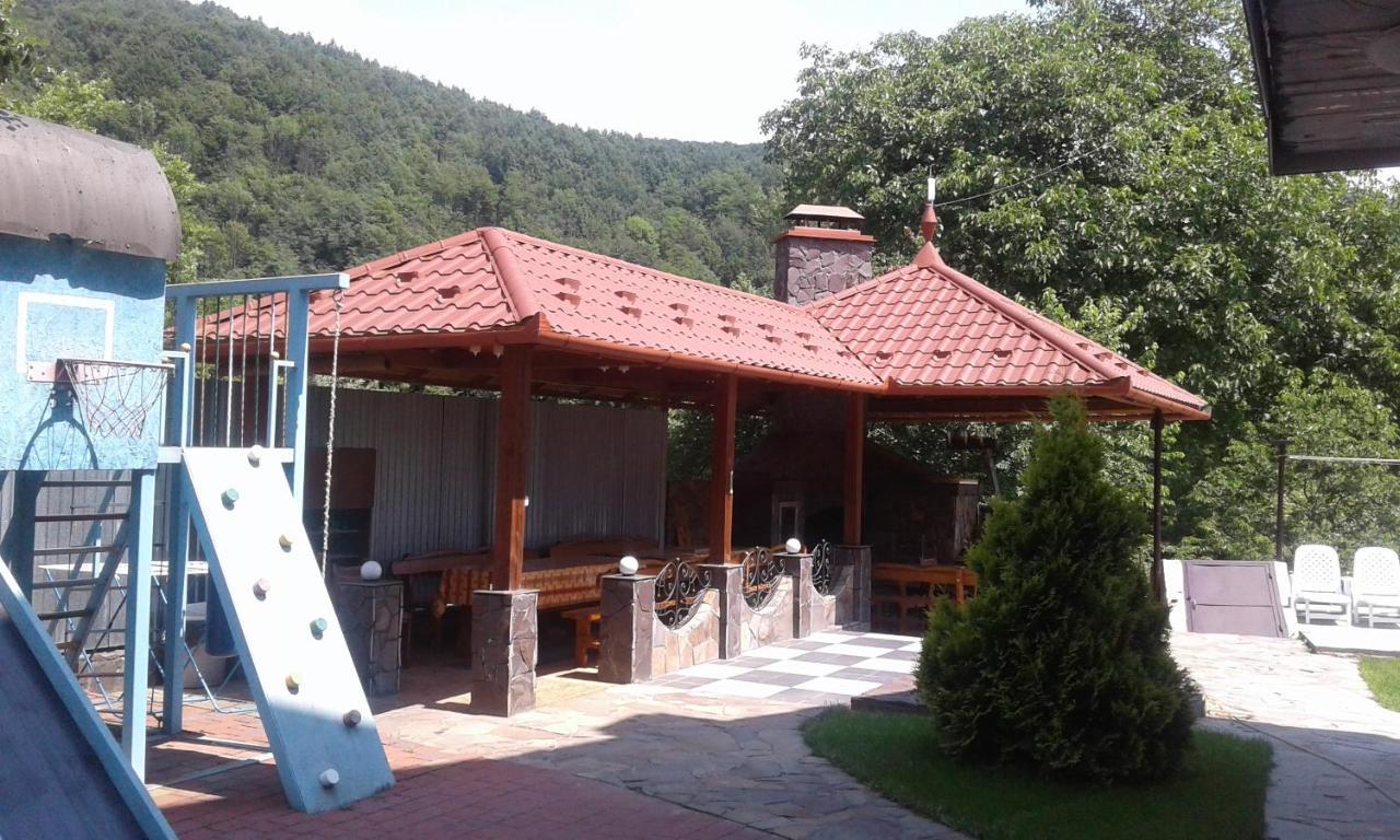 Усадьба " У Артура" Királyfiszállás Kültér fotó